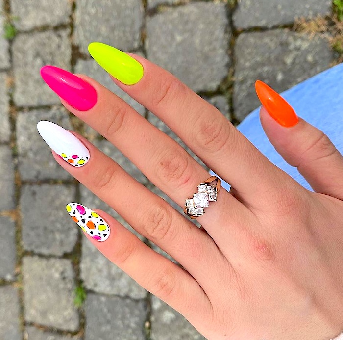 Summer bright neon nails.